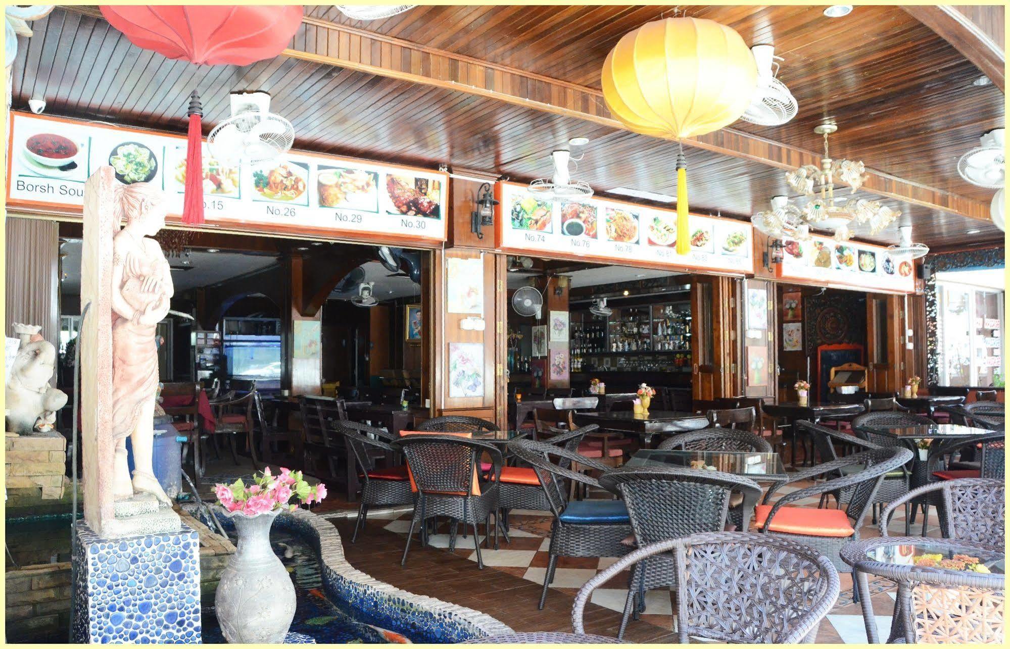 Gold Coast Inn Pattaya ภายนอก รูปภาพ
